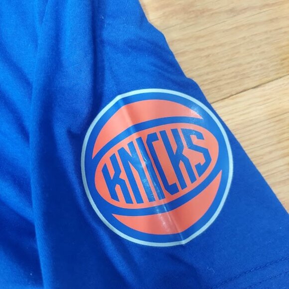 New York Knicks NBA Men's Med T Shirt Black Blue Orange Rare Find New - Picture 9 of 12